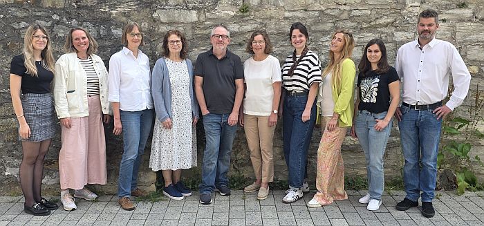 Gruppenfoto Projektteam GO (Gemeinsam online: Suchen.Finden.Verstehen – digitale Kompetenzen in Familien stärken)
